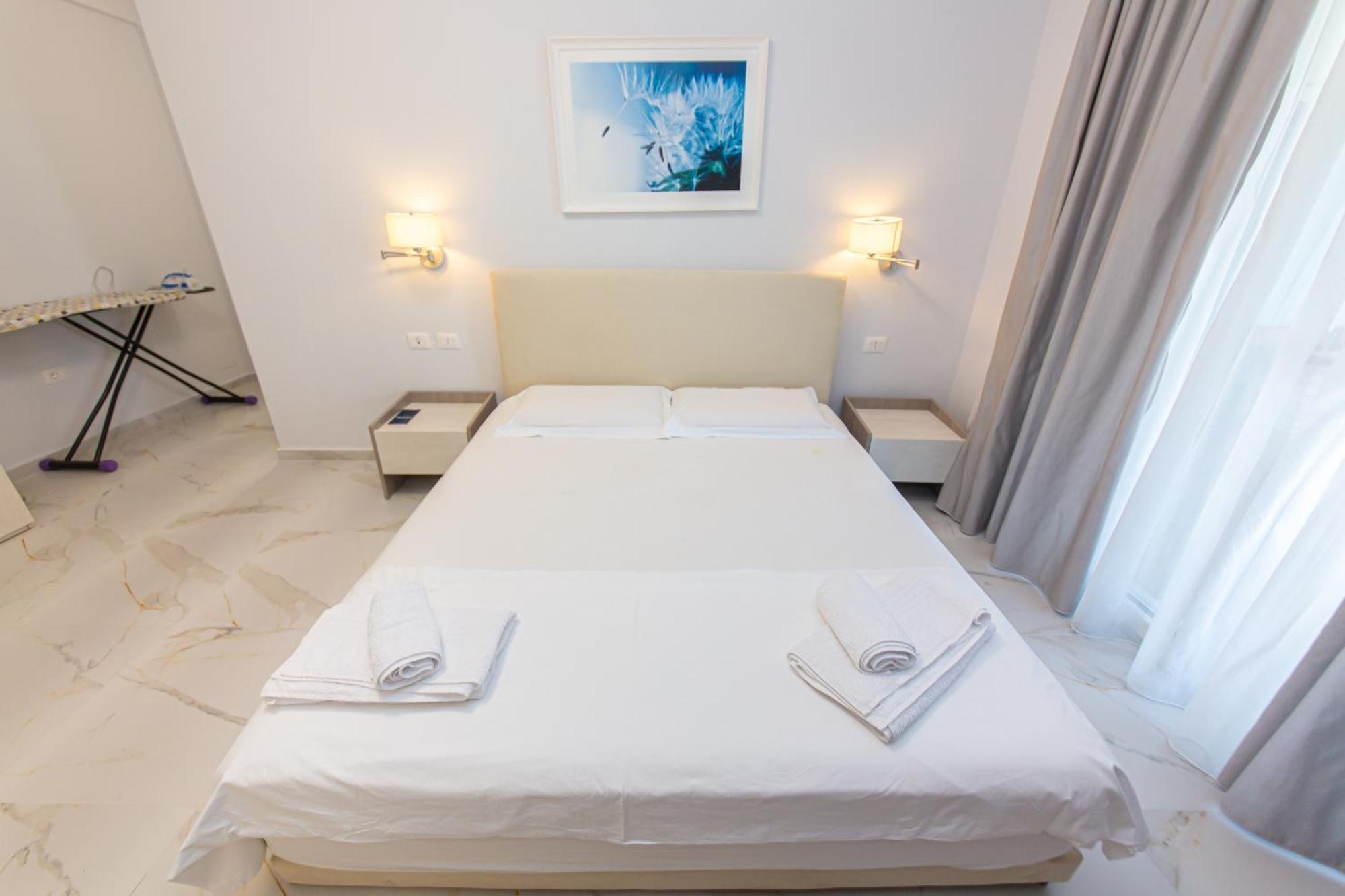 Luxury Villa 1 Vlorë Buitenkant foto