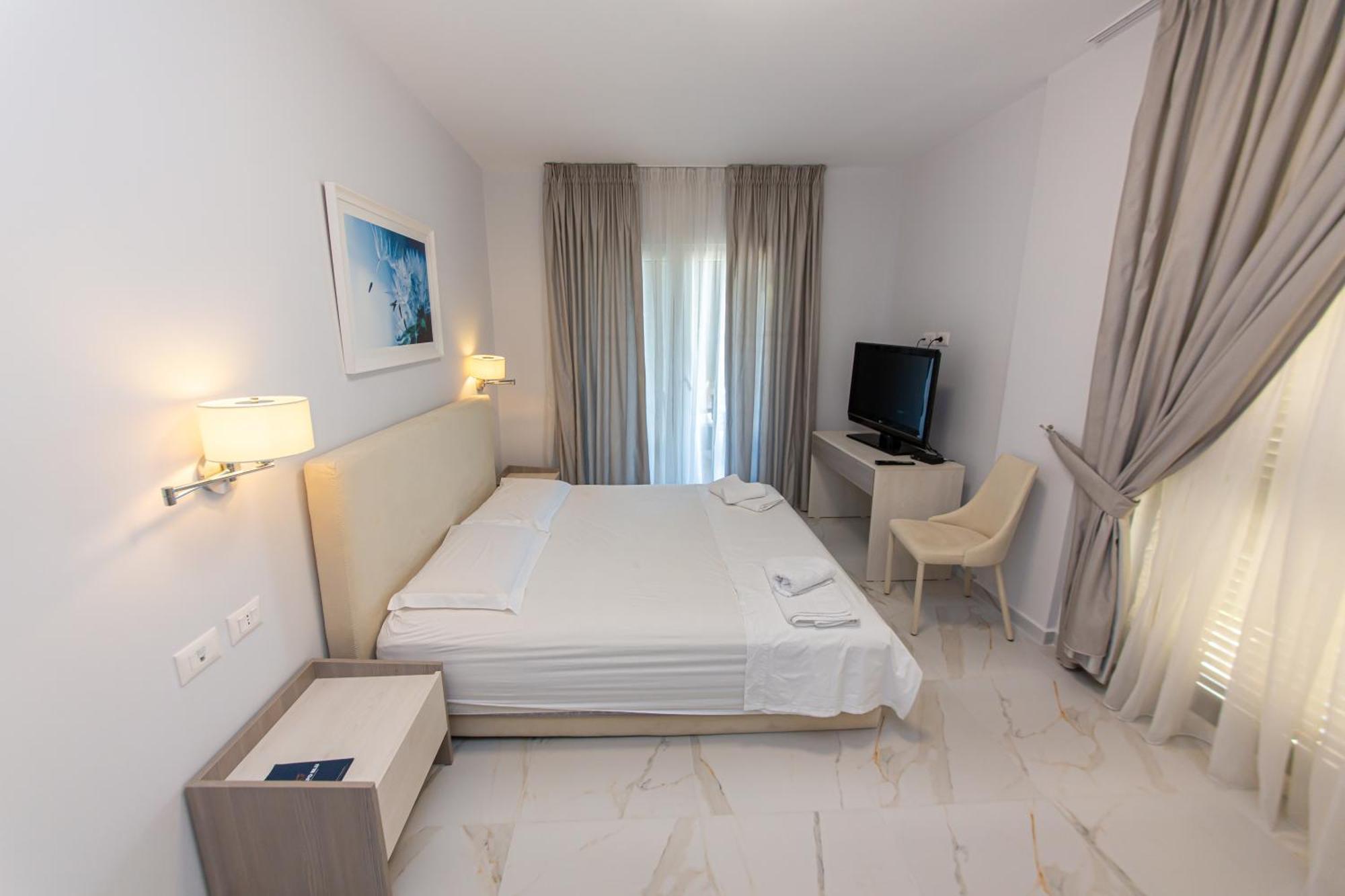 Luxury Villa 1 Vlorë Buitenkant foto